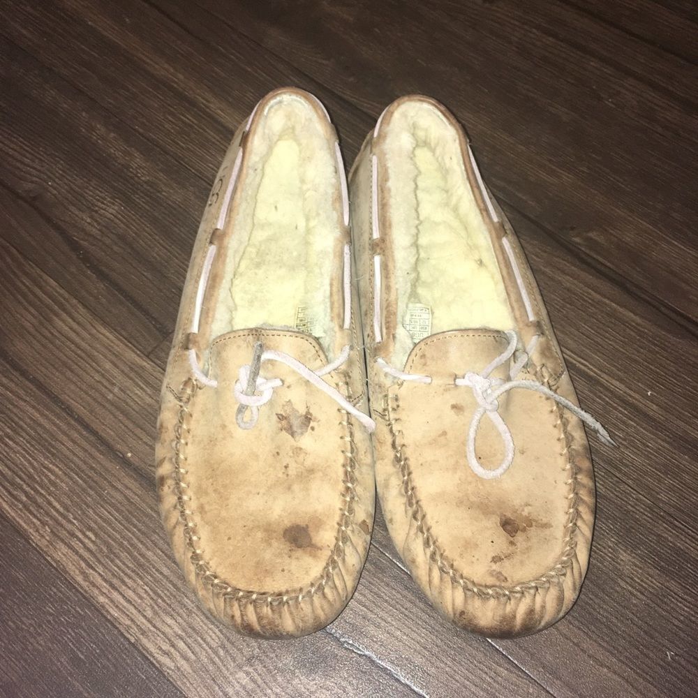Uggs shearling lined tan moc toe size 12/43 slippers